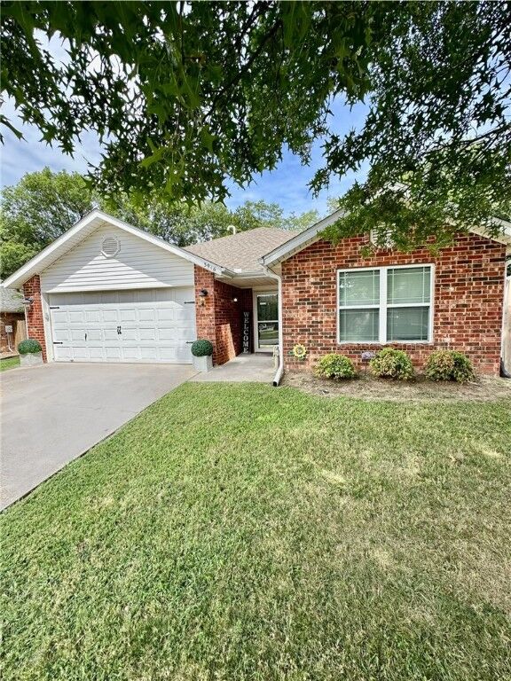 Property Photo: 3946 W Lilac Drive AR 72704