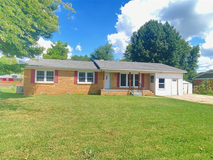 608 Apple Street  Green Forest AR 72638 photo