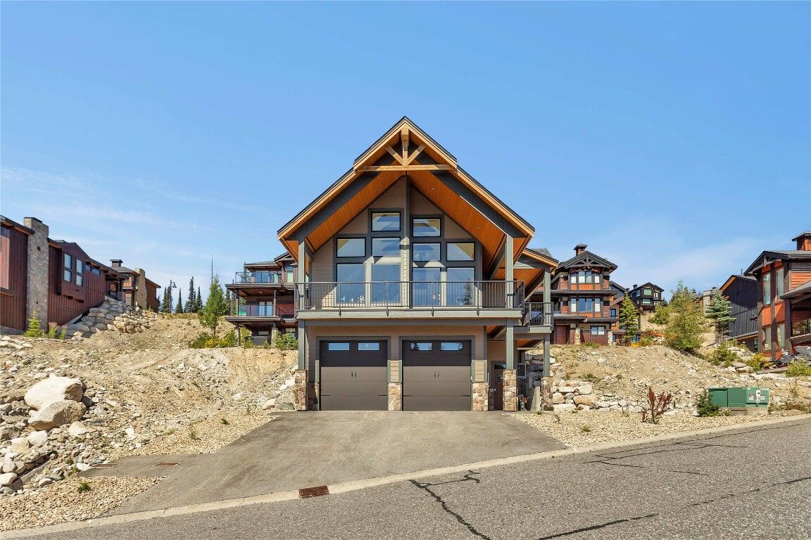 Photo de la propriété:  345 Feathertop Way  BC V1P 1P4 
