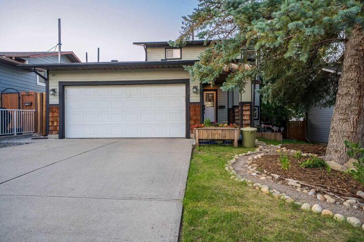 Property Photo: 23 Bedwood Place NE AB T3K 1L7