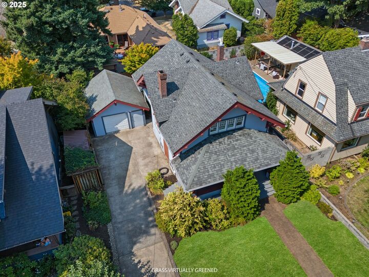 Property Photo: 2603 NE 44th Ave OR 97213