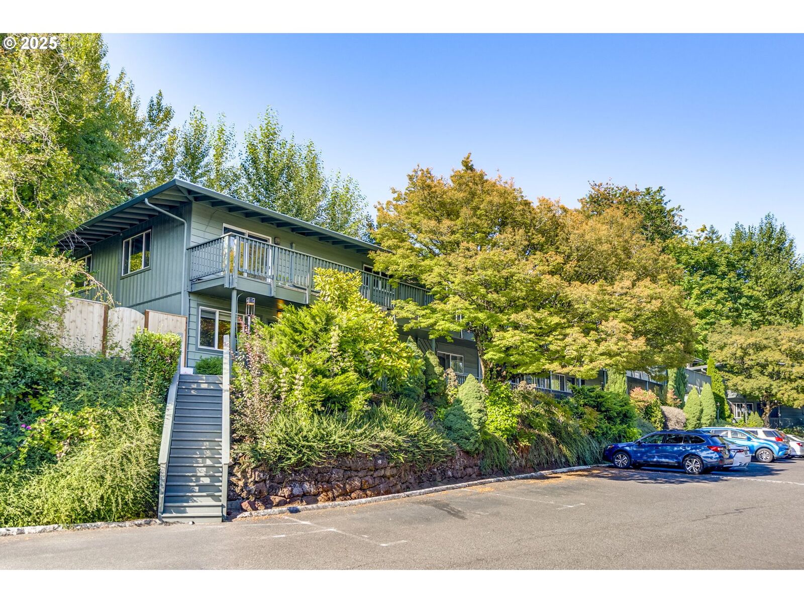 Property Photo: 1045 SW Bertha Blvd 8 OR 97219