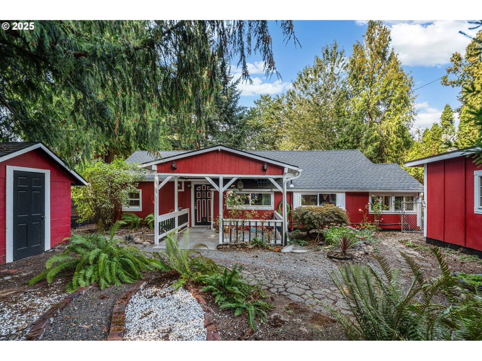 Property Photo: 3900 NE 122nd Ave WA 98682