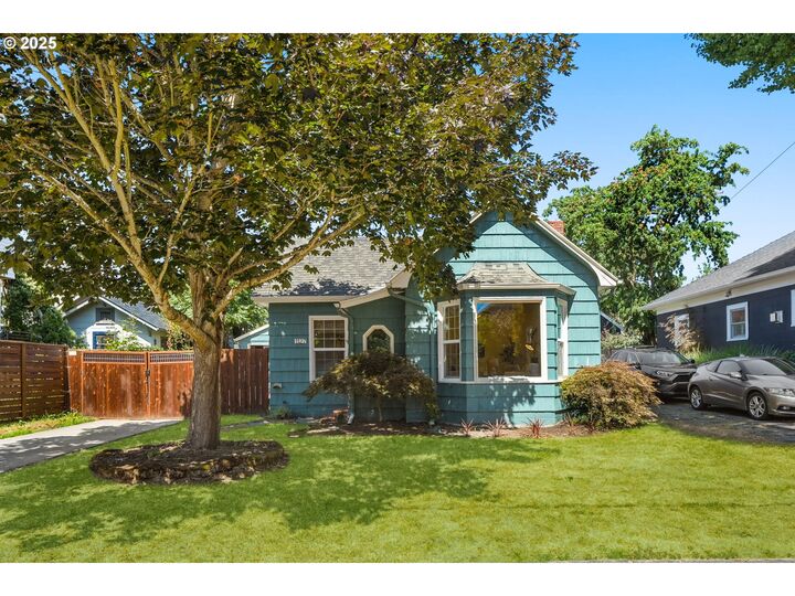 1127 SE Sherrett St  Portland OR 97202 photo
