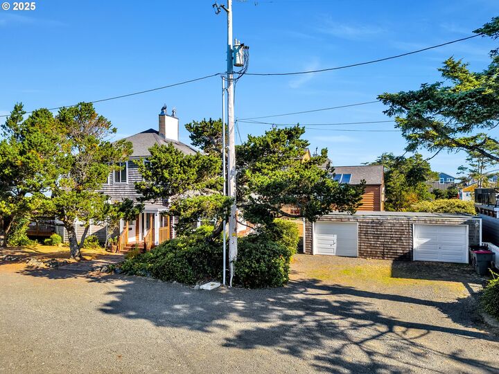 Property Photo: 1081 S Prom OR 97138