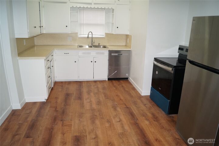 Property Photo: 514 9th Street WA 98550