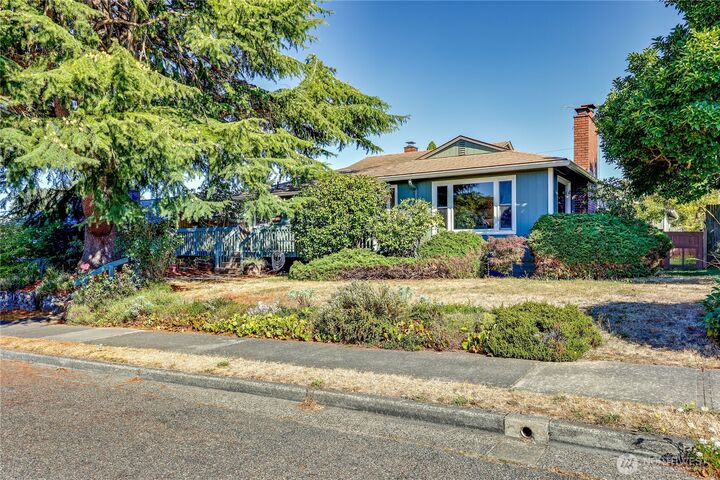 Property Photo: 2418 E 23rd Street WA 98310