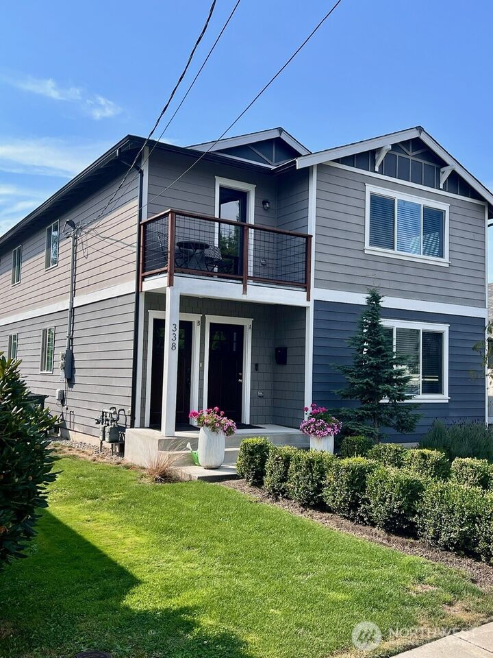Property Photo: 338 5th Street SE WA 98372