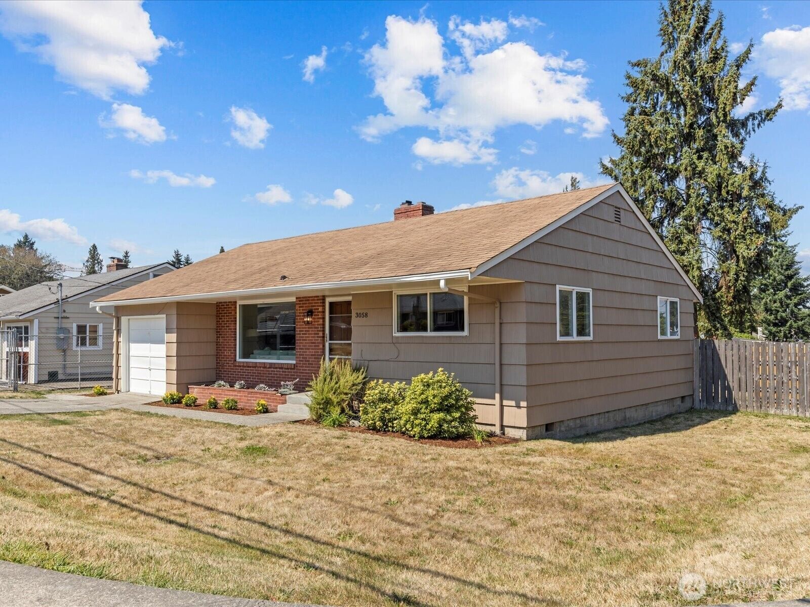 Property Photo: 3058 S 200th Street WA 98198
