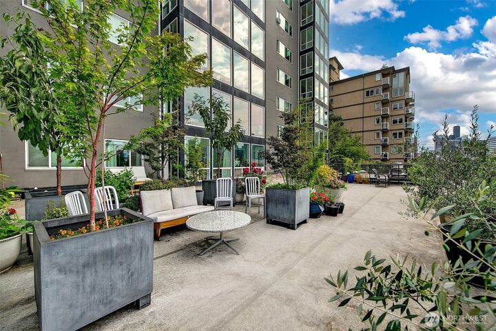 Property Photo:  308 E Republican Street 106  WA 98102 