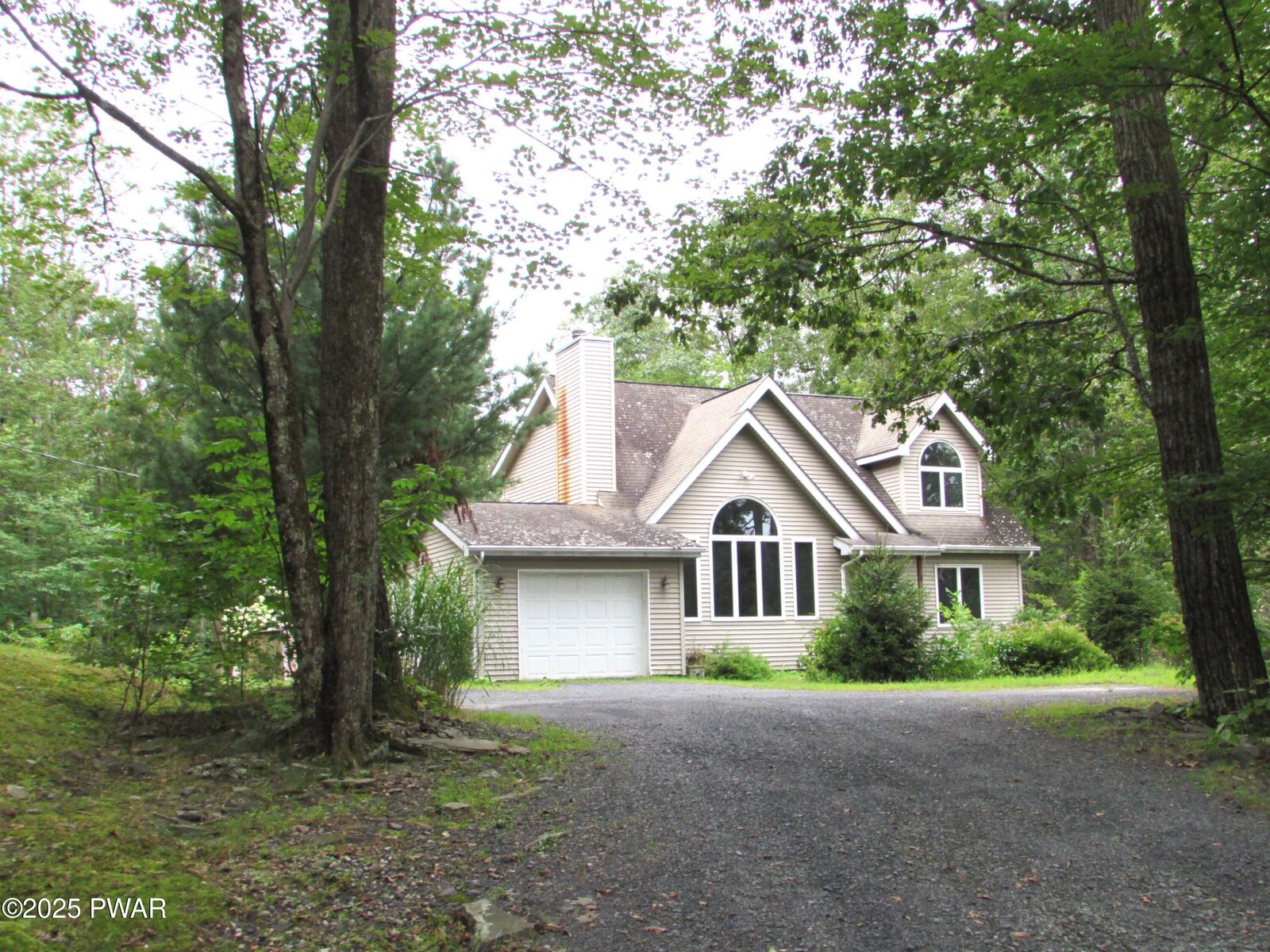 Property Photo: 135 Blueridge Lane PA 18428