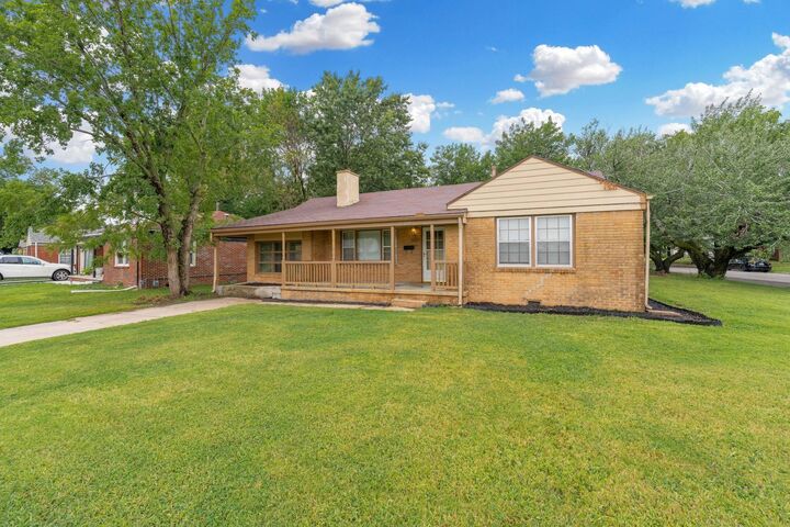 605 S Mission  Wichita KS 67207 photo