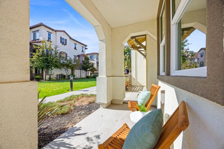 Property Photo:  2109 Kiwi Walkway  CA 95133 