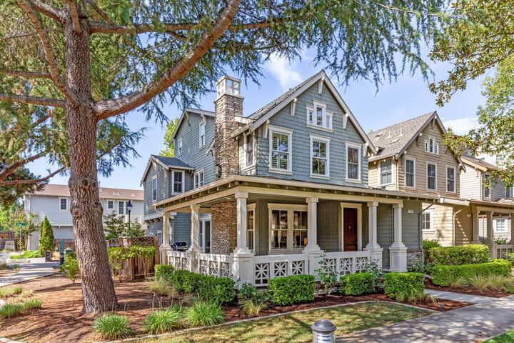 Property Photo: 207 Pearl Lane CA 94025