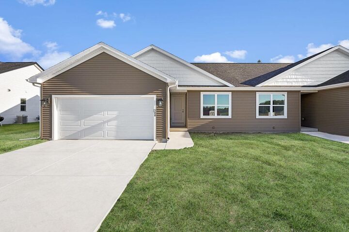 308 Lilac Lane  Stoughton WI 53589 photo