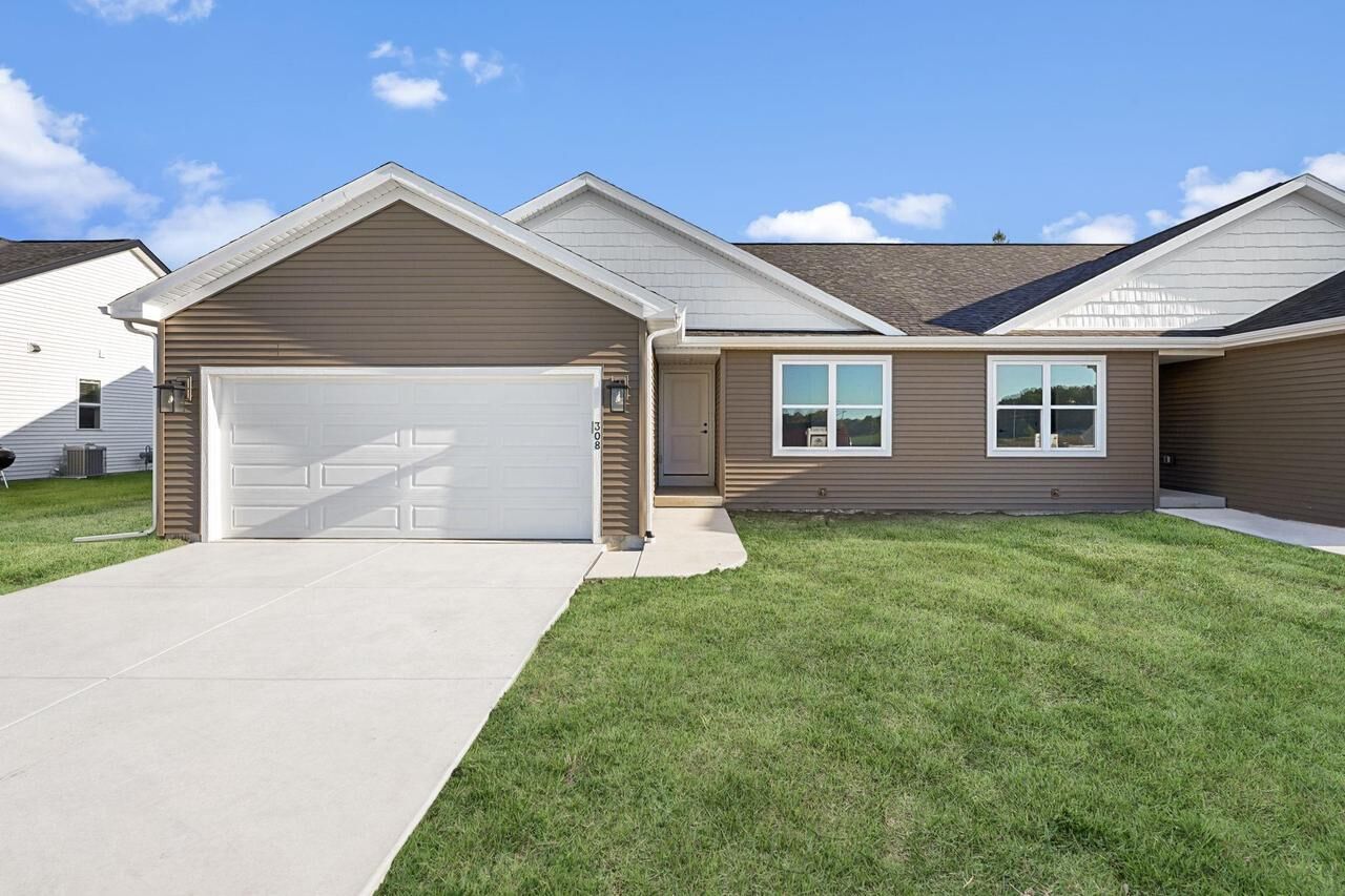Property Photo: 308 Lilac Lane WI 53589
