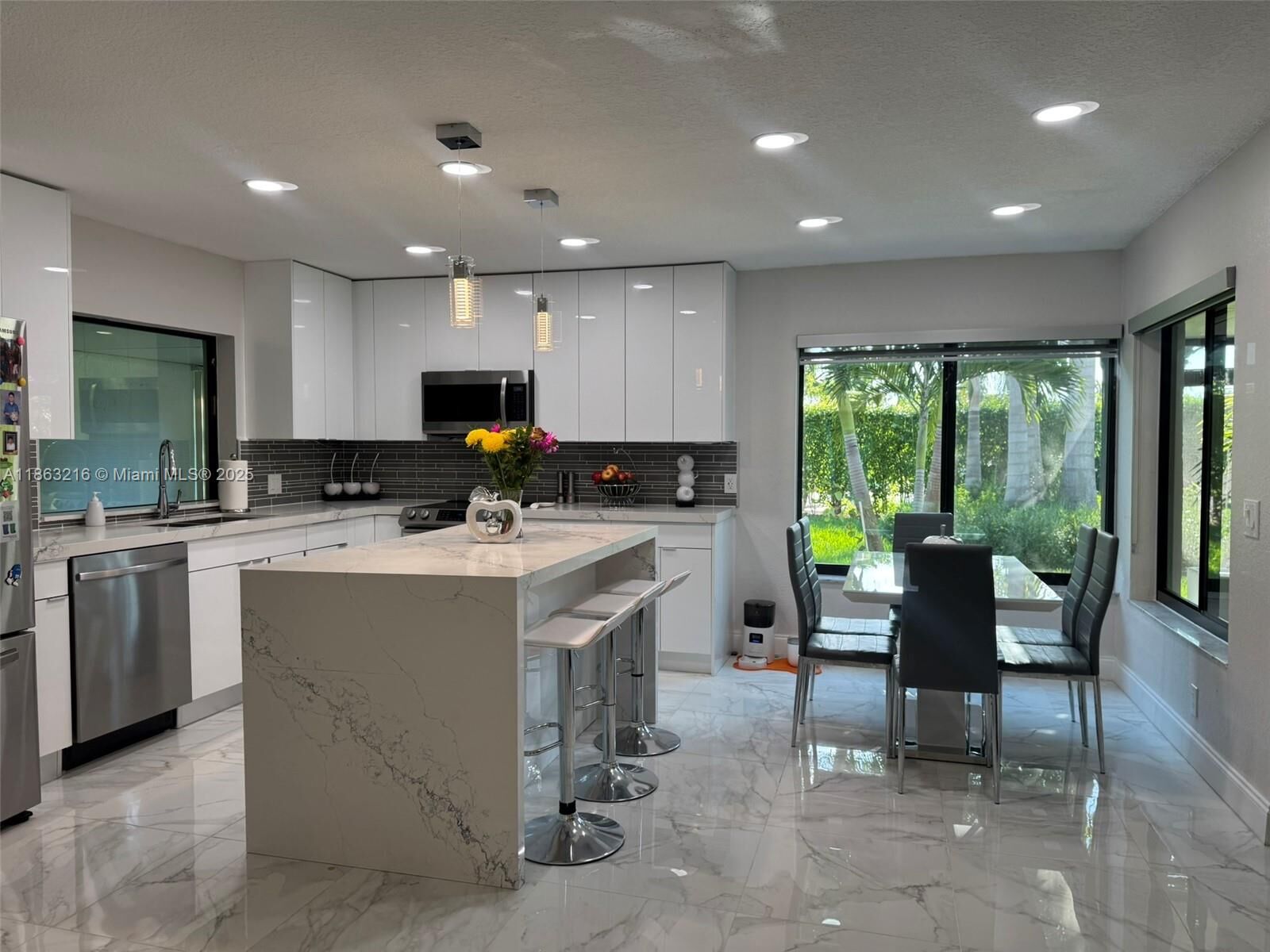Property Photo: 331 Patio Village Ter FL 33326