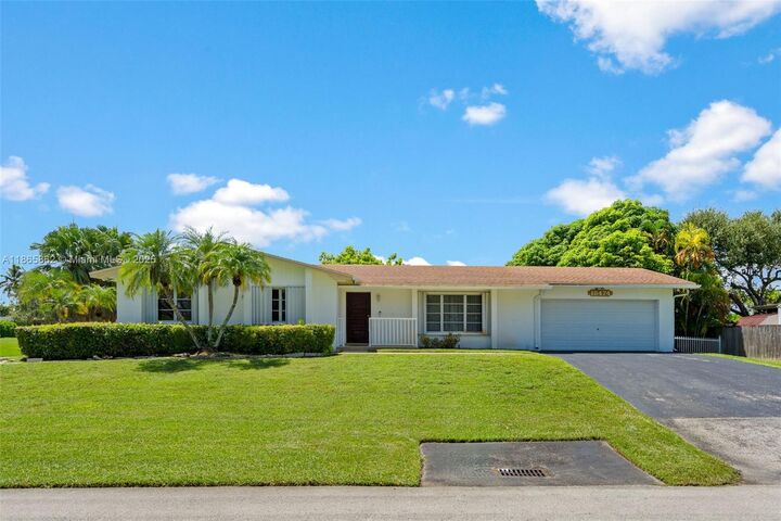 18474 SW 87th Ct  Cutler Bay FL 33157 photo