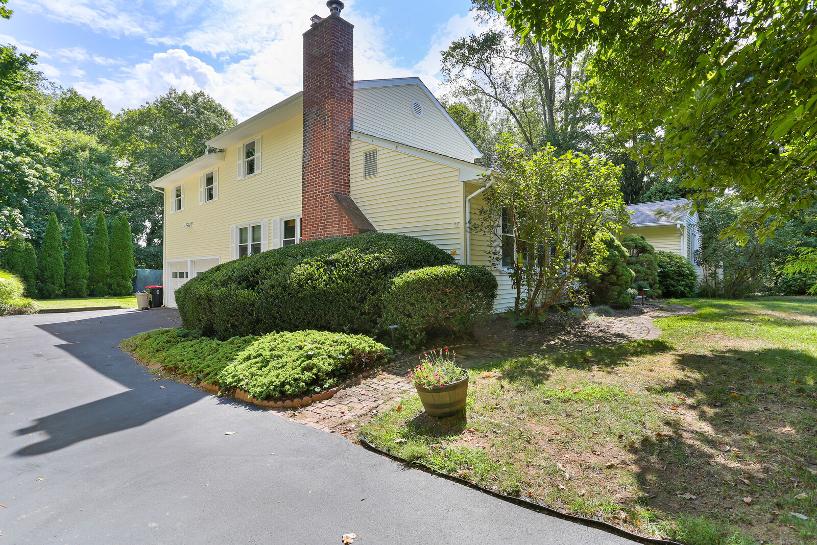 Property Photo:  3 Lancaster Drive  CT 06850 
