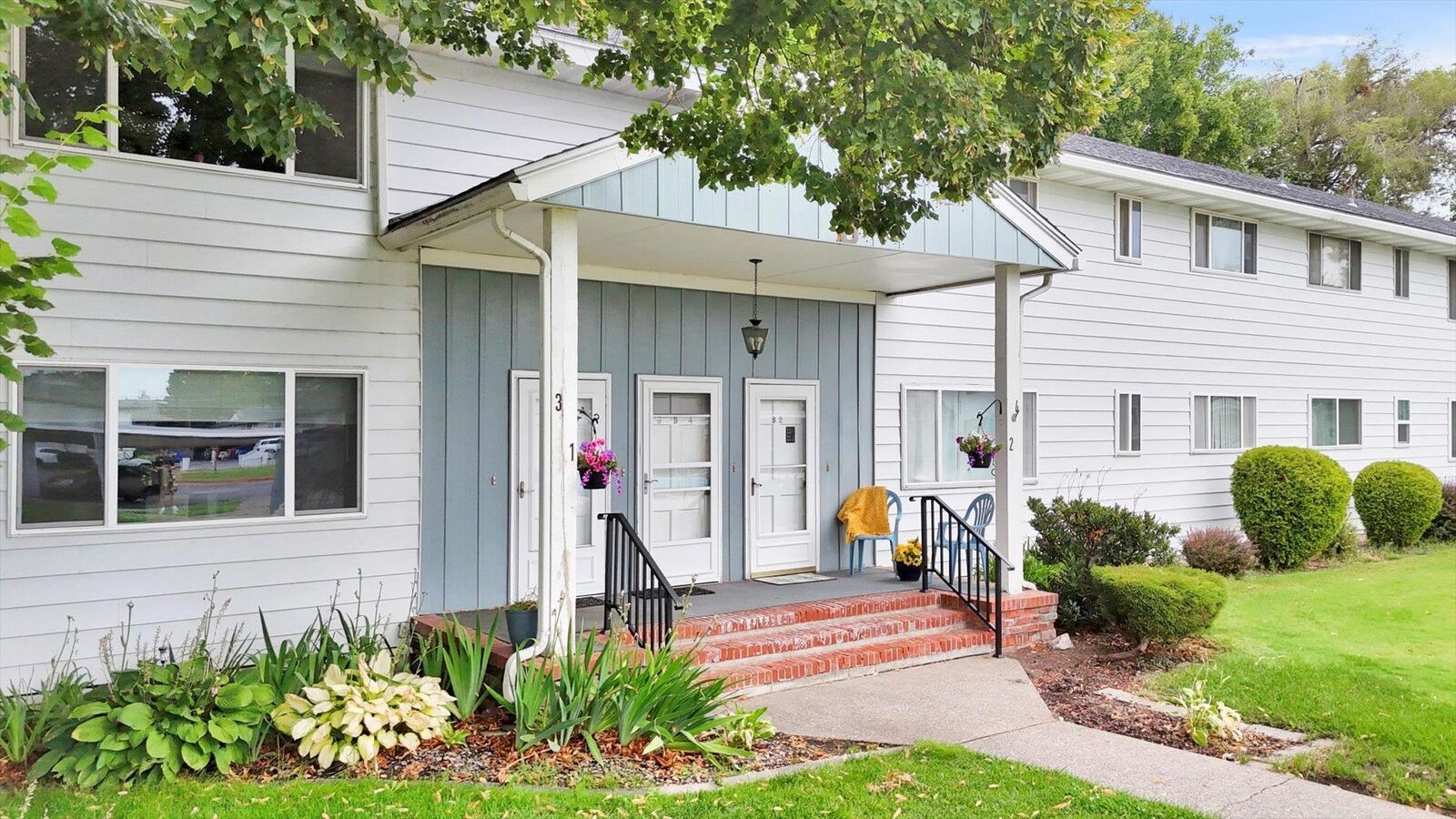 Property Photo: 250 N Raymond St B-2 WA 99206