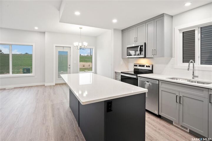 Property Photo: 519 Asokan Avenue SK S7V 1W1