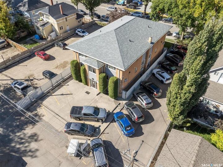 Property Photo: 424 3rd Avenue SK S7K 2J3
