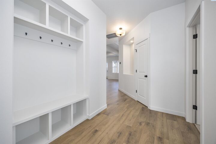 Property Photo:  215 Schrute Road  WA 99350