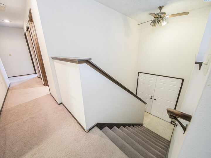Property Photo: 1300 S Kellogg St WA 99338-1603