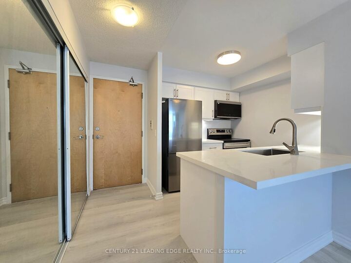 Property Photo:  4968 Yonge Street 3612  ON M2N 5N7 