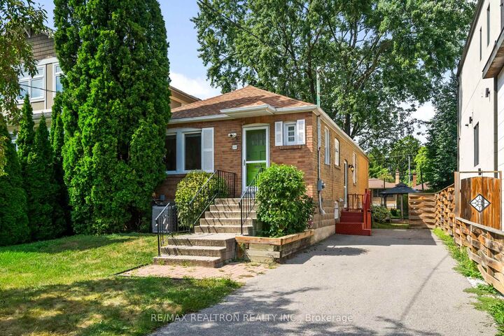 Photo de la propriété: 100 Park Home Avenue ON M2N 1W8