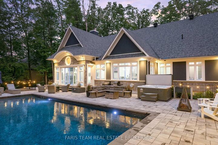 Photo de la propriété: 20 Barrie Hill Lane ON L9X 0A1