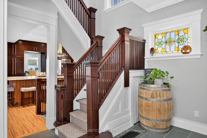 Photo de la propriété: 317 Margaret Avenue ON K9J 5H1