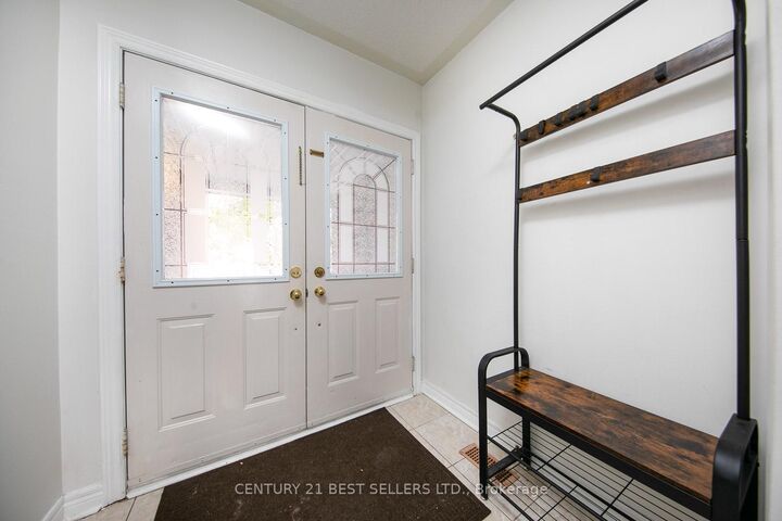 Photo de la propriété: 189 Warwick Crescent ON L3X 2S3
