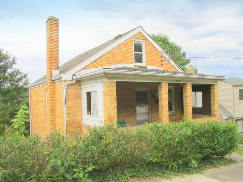 Property Photo:  1705 N Walnut Street  PA 15003 