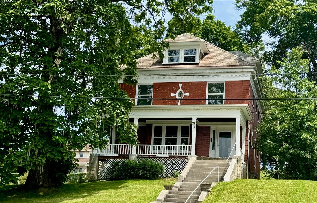 Property Photo: 320 Locust Ave PA 15301