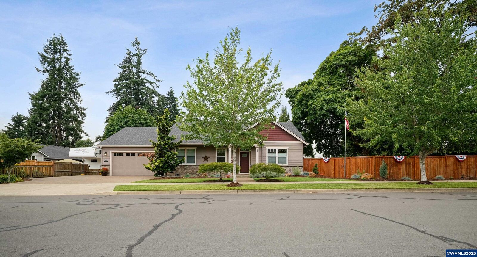 Property Photo: 1005 Highland Dr OR 97383