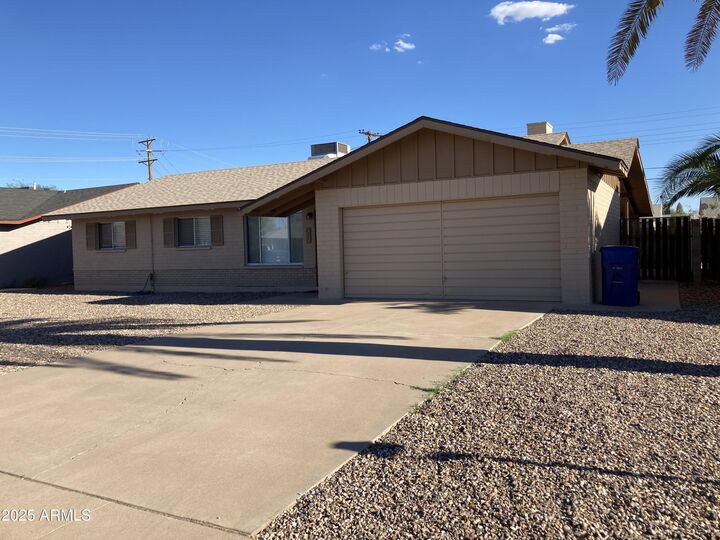 Property Photo: 233 E Erie Drive AZ 85282