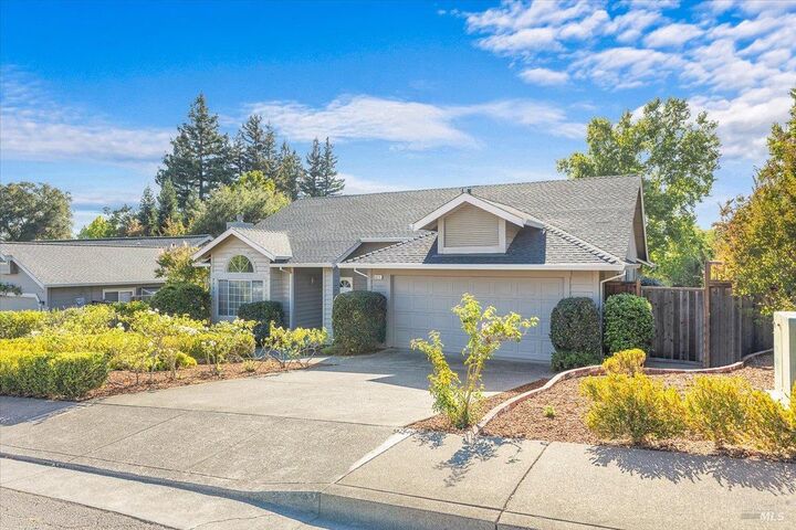 Property Photo:  421 Tee Drive  CA 95448