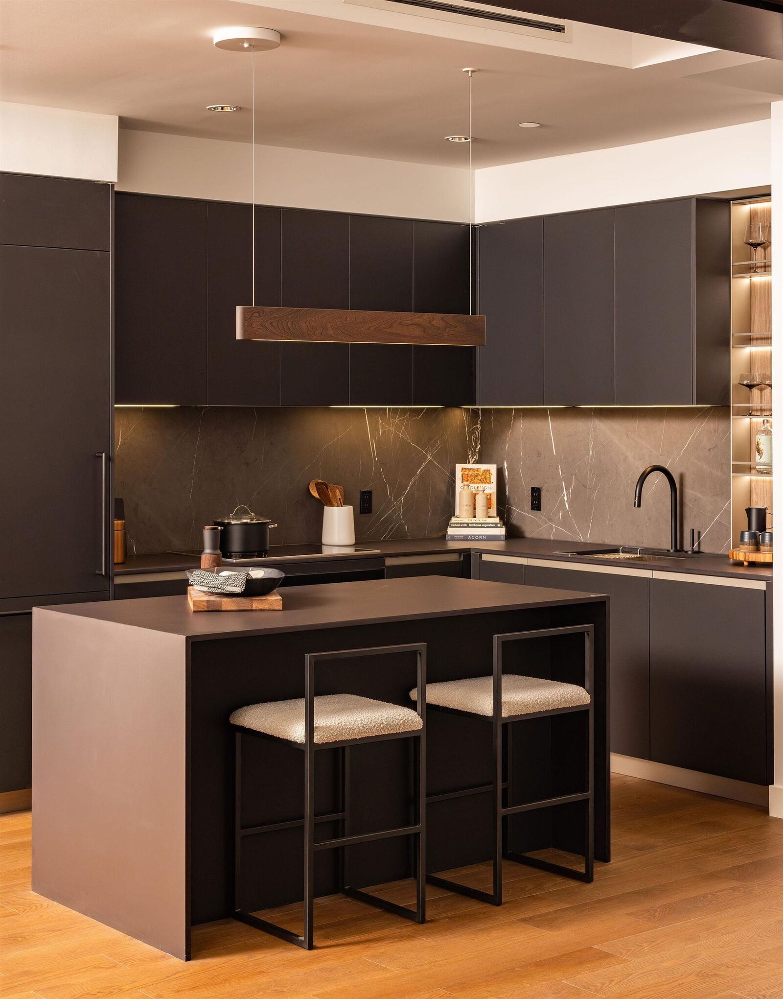 Property Photo: 480 W 16th Avenue 608 BC V5Z 2W4