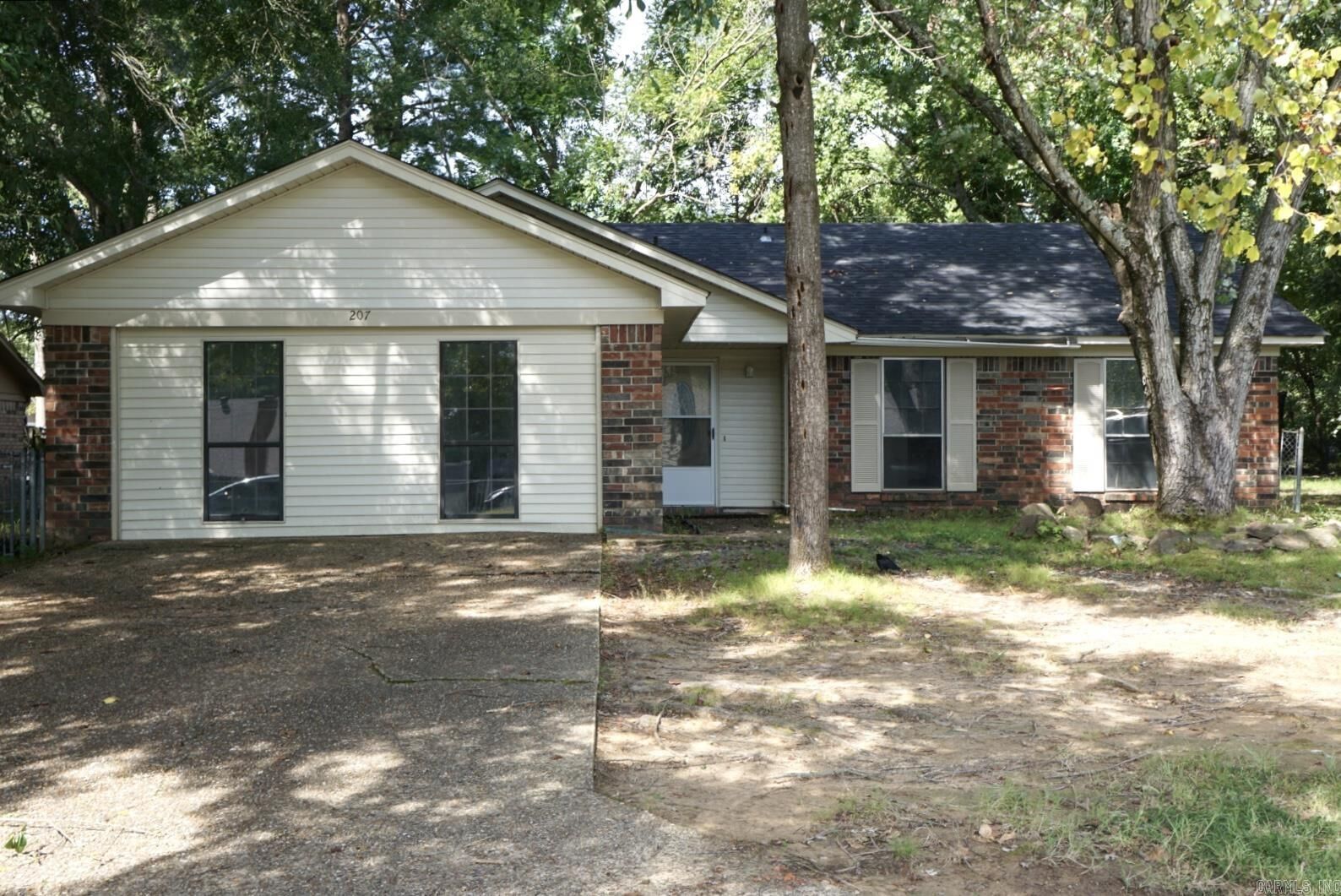 Property Photo: 207 Fairway Drive AR 72034