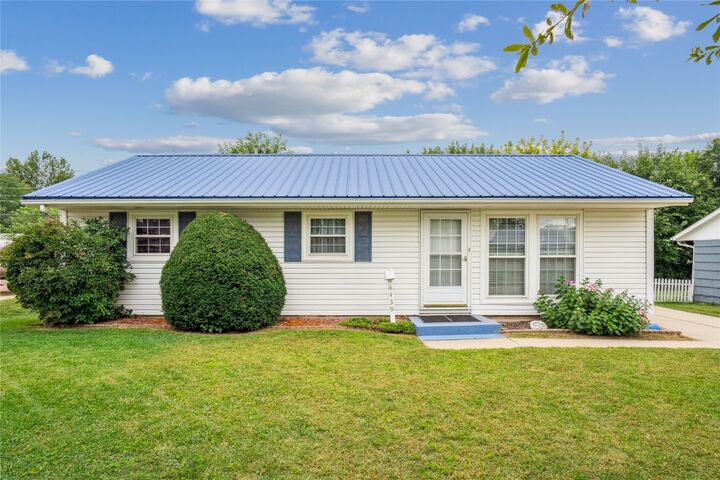 4439 Benton Street NE  Cedar Rapids IA 52402 photo