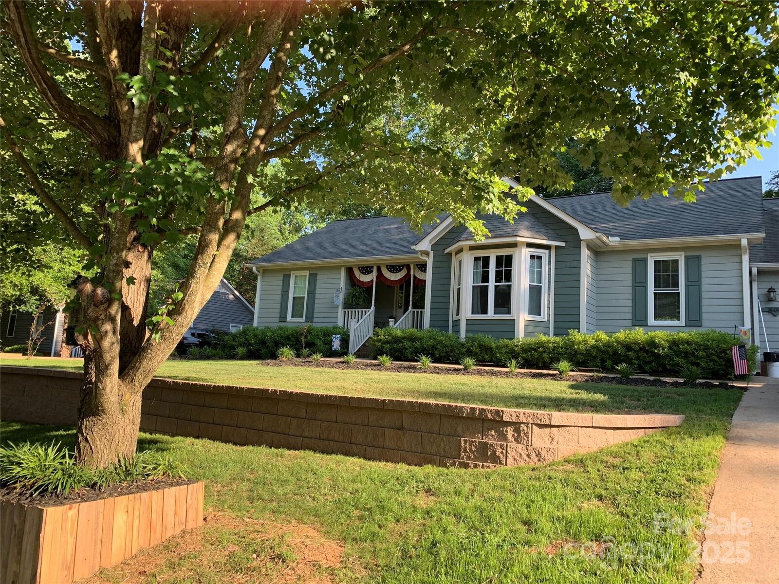 Property Photo: 809 Deer Path Place NC 28115