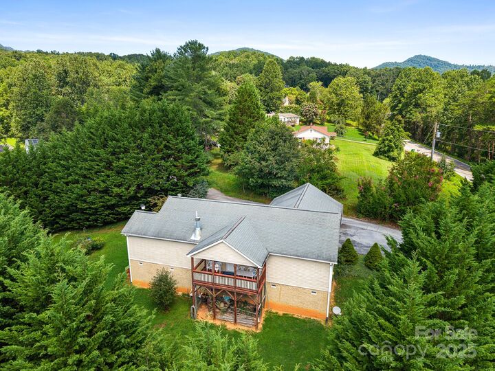 Property Photo: 105 Robinson Cove Road A NC 28715