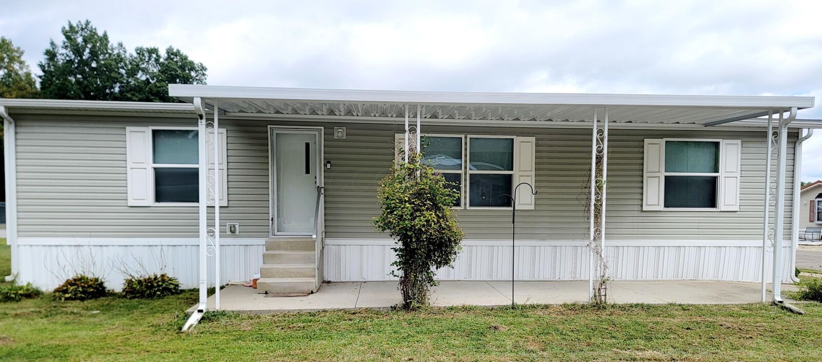 Property Photo:  201 Rona Boulevard  OH 43062 