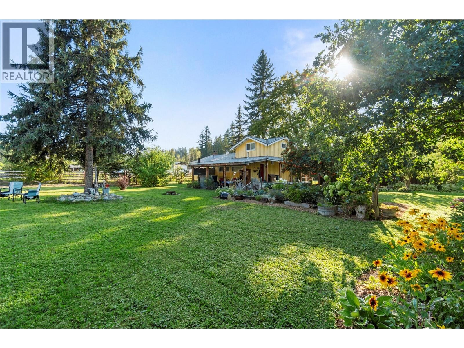 Property Photo: 3590 50 Street Northeast BC V1E 1Y5