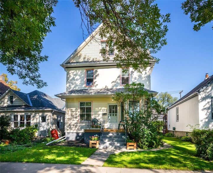 571 Mulvey Avenue  Winnipeg MB R3L 0R9 photo