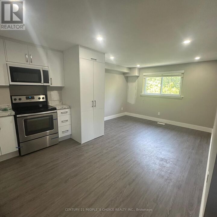 Property Photo: 199 Avondale Boulevard Unit 2 ON L6T 1J1