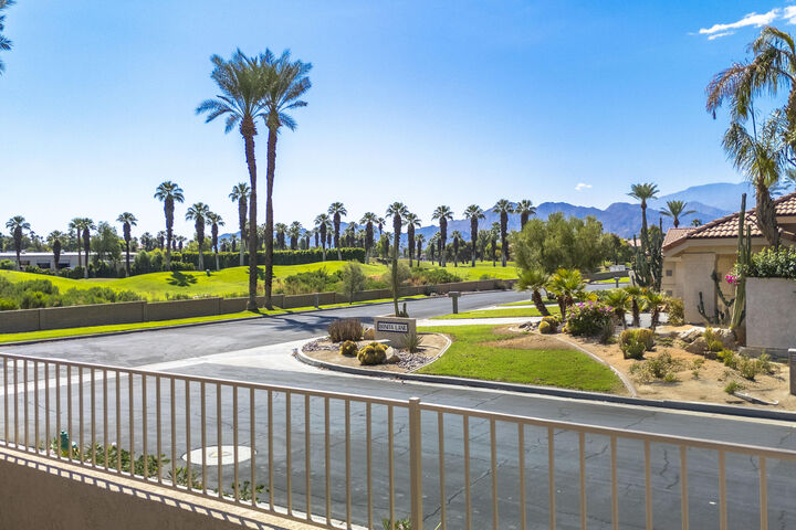 Property Photo: 103 Verde Way CA 92260