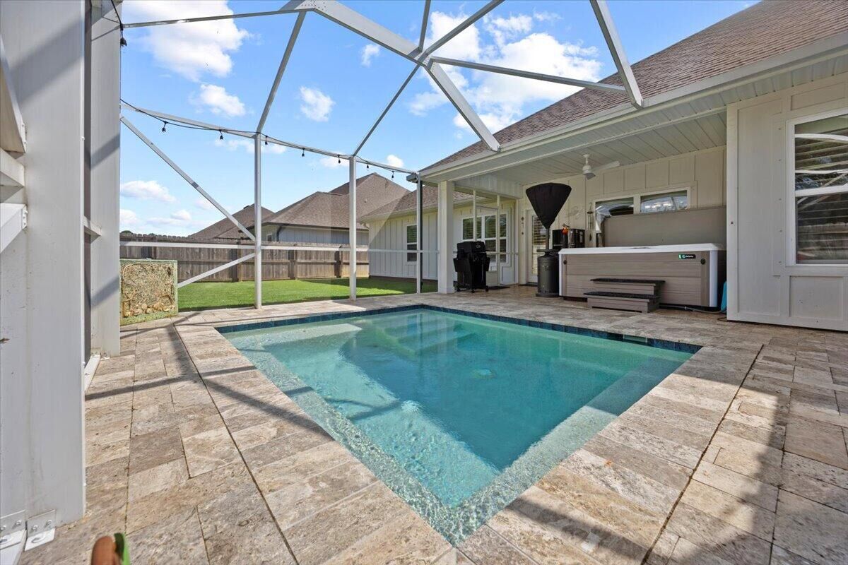 Property Photo:  2044 Refuge Circle  FL 32563 