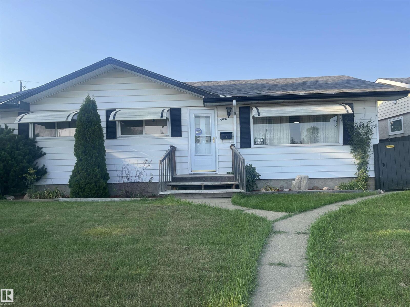 Property Photo: 16050 95 Avenue NW AB T5P 0A7